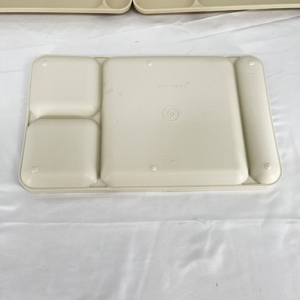 Vintage Tupperware Divided Serving Trays Set of 4 Beige & White Rectangular - Picture 5 of 6